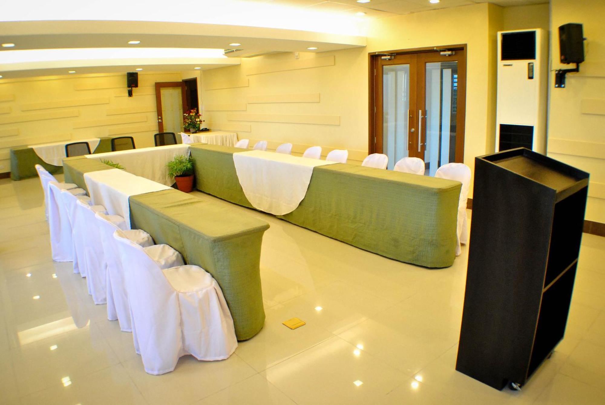 เฟอร์ซัล โฮเต็ล กาลายาน เกวซอน ซิตี้ Hotel เกซอนซิตี้ ภายนอก รูปภาพ
