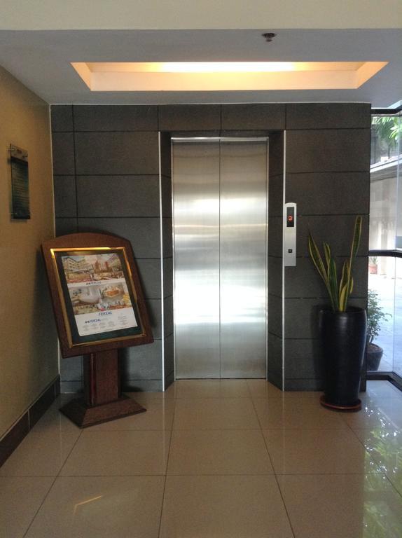 เฟอร์ซัล โฮเต็ล กาลายาน เกวซอน ซิตี้ Hotel เกซอนซิตี้ ภายนอก รูปภาพ