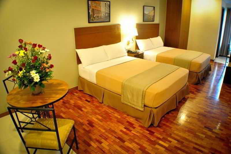 เฟอร์ซัล โฮเต็ล กาลายาน เกวซอน ซิตี้ Hotel เกซอนซิตี้ ภายนอก รูปภาพ