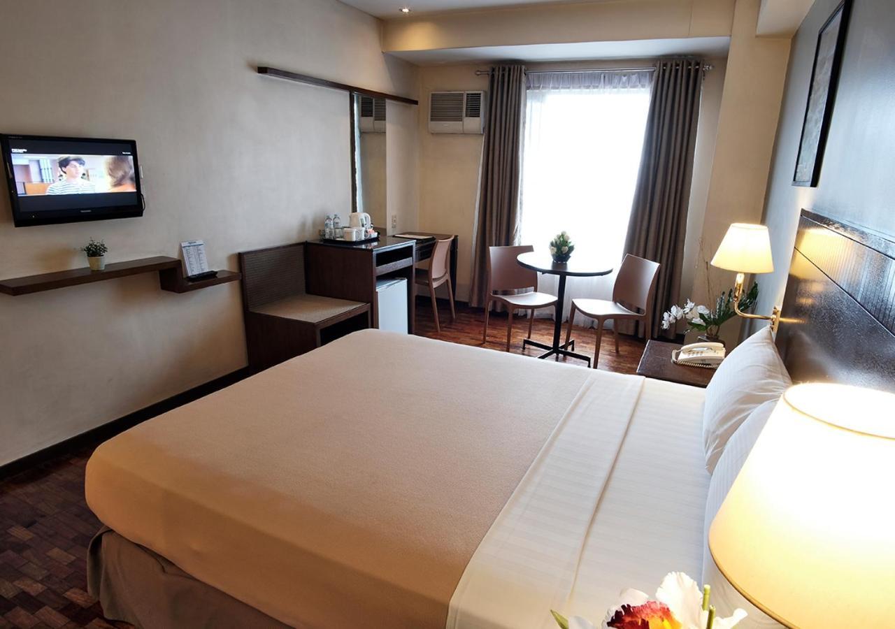 เฟอร์ซัล โฮเต็ล กาลายาน เกวซอน ซิตี้ Hotel เกซอนซิตี้ ภายนอก รูปภาพ