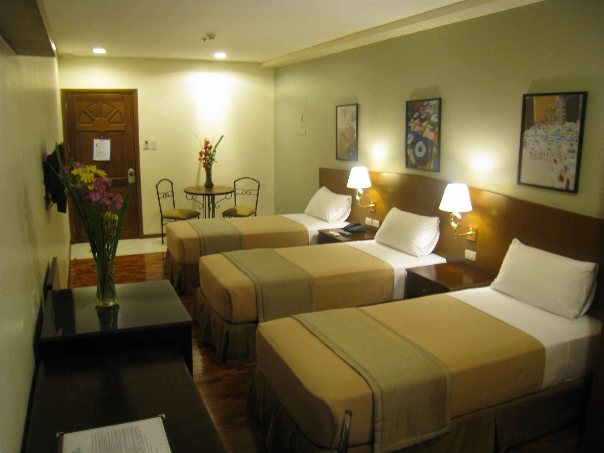 เฟอร์ซัล โฮเต็ล กาลายาน เกวซอน ซิตี้ Hotel เกซอนซิตี้ ภายนอก รูปภาพ