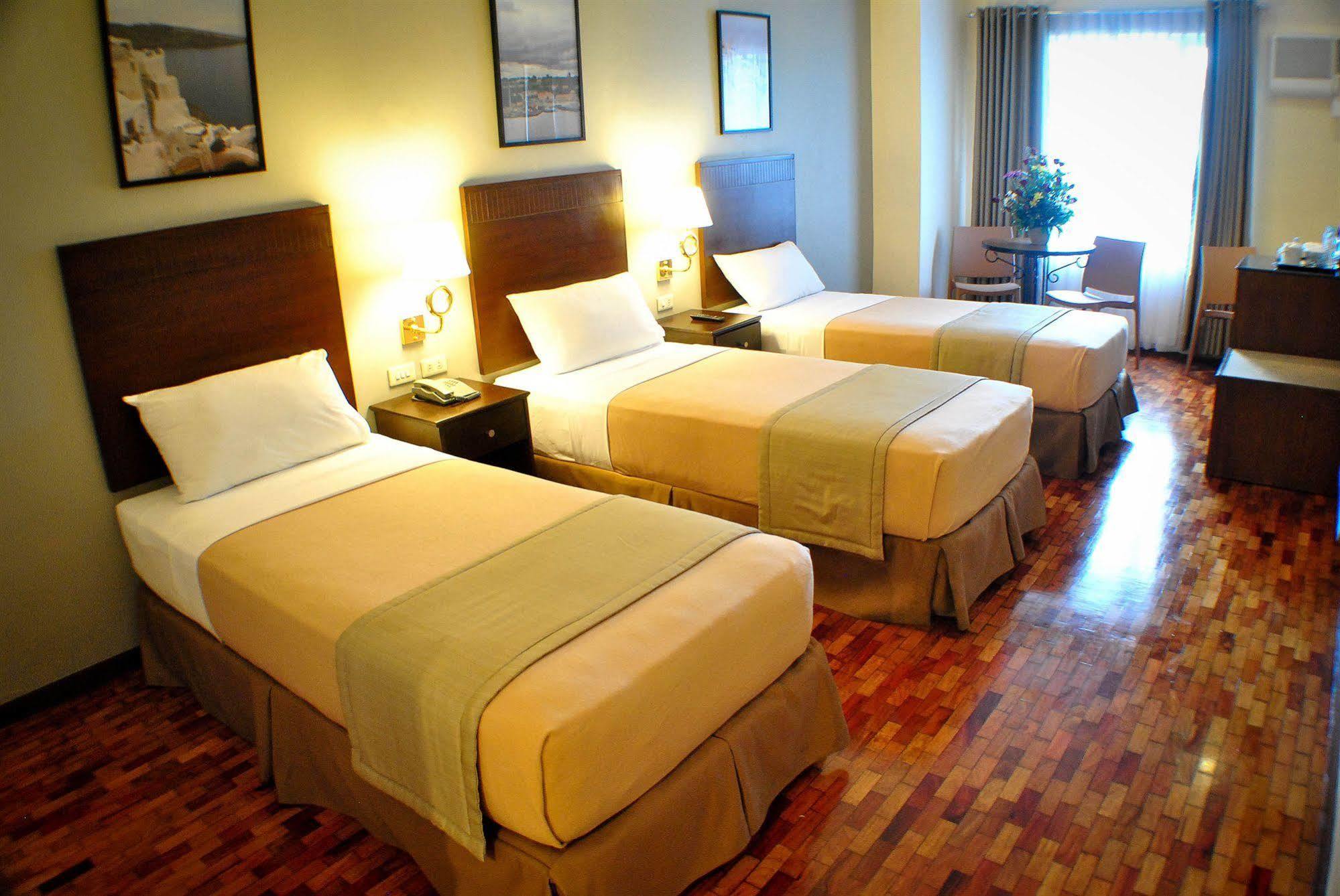เฟอร์ซัล โฮเต็ล กาลายาน เกวซอน ซิตี้ Hotel เกซอนซิตี้ ภายนอก รูปภาพ